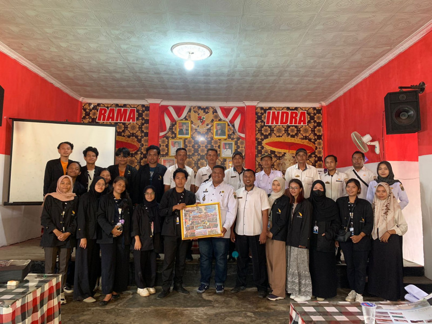 Perpisahan mahasiswa kkn dari ITERA